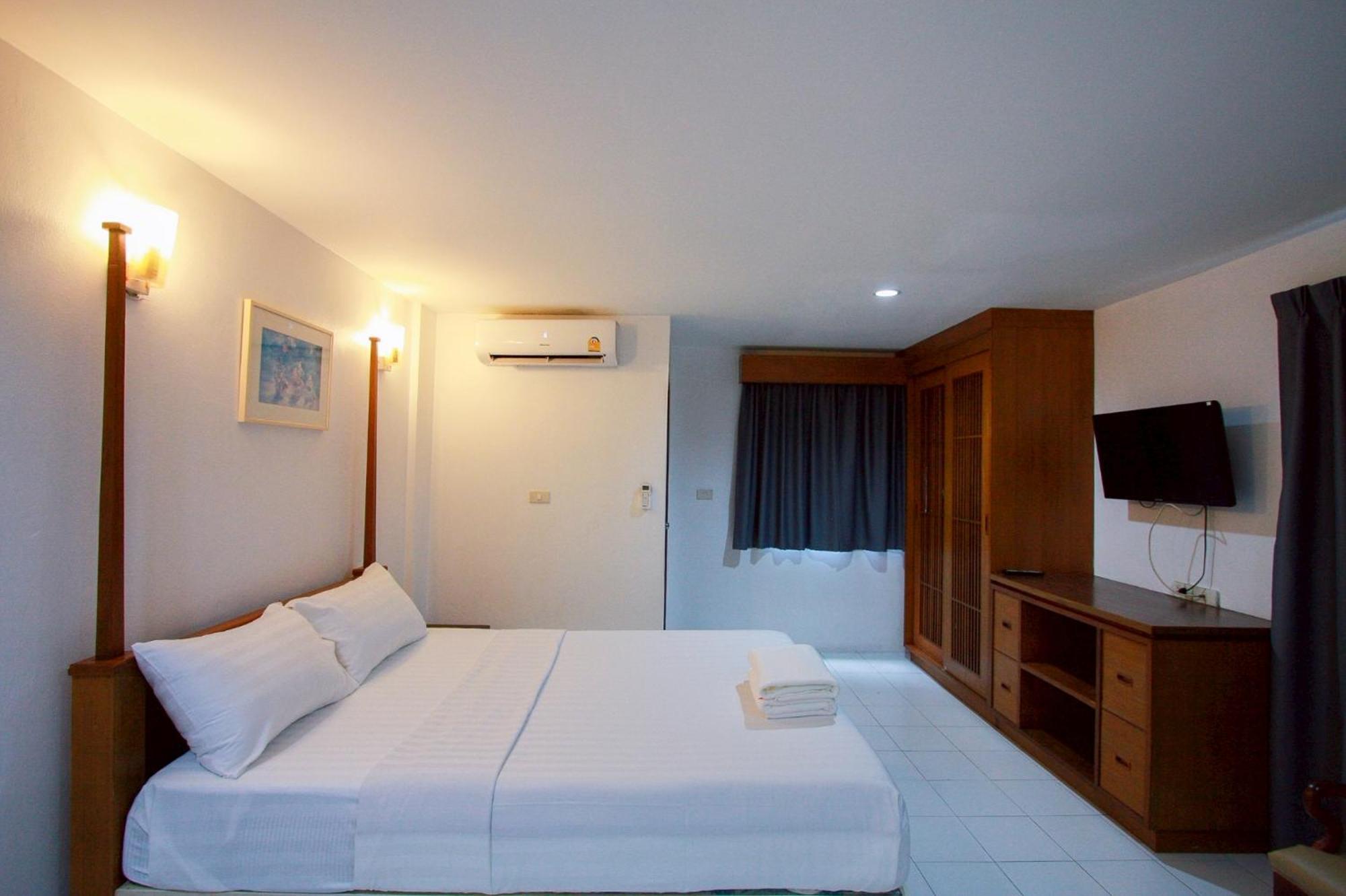 18 Coins Budget Hotel Pattaya Room photo