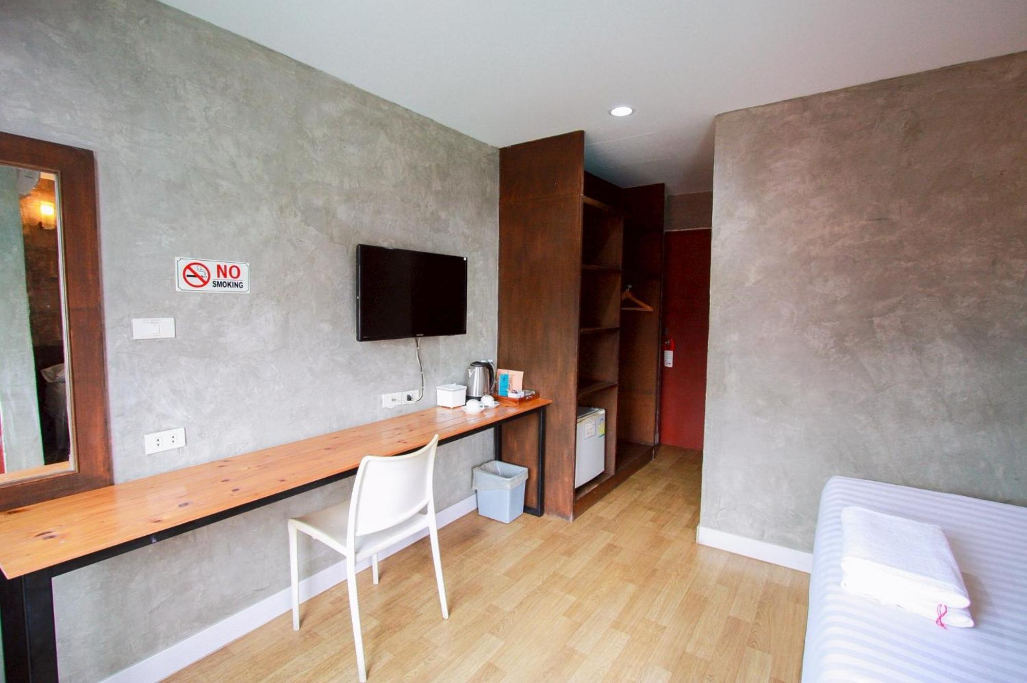 18 Coins Budget Hotel Pattaya Room photo